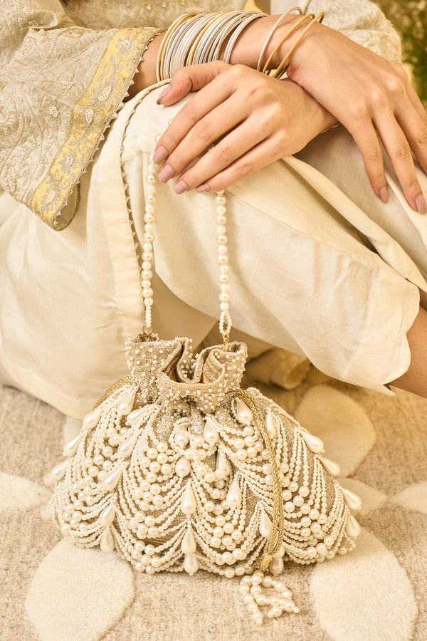 Sunehri Pearl Potli